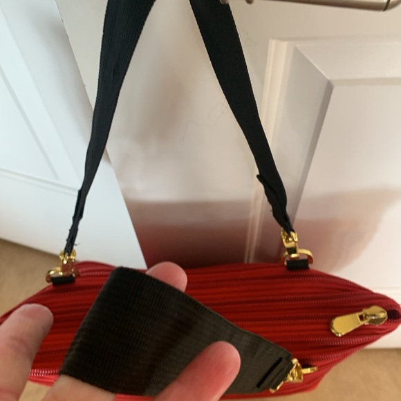 BAM Bags red zipper purse - Picture 5 of 11